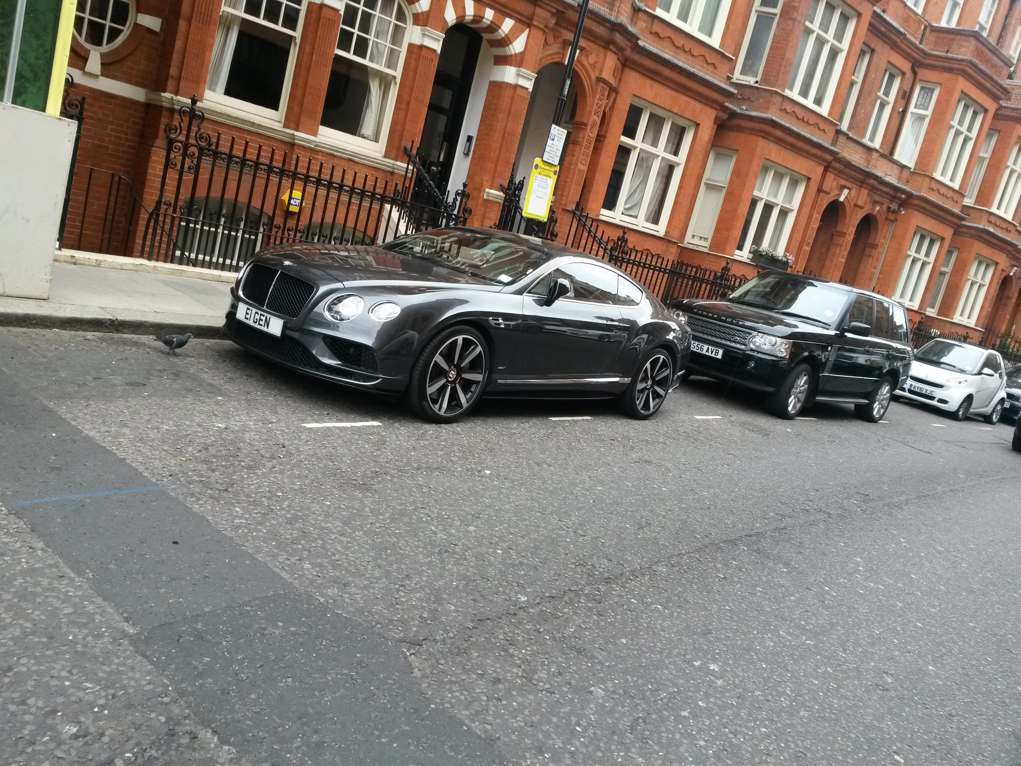London Calling – Spotting Supercars in the City