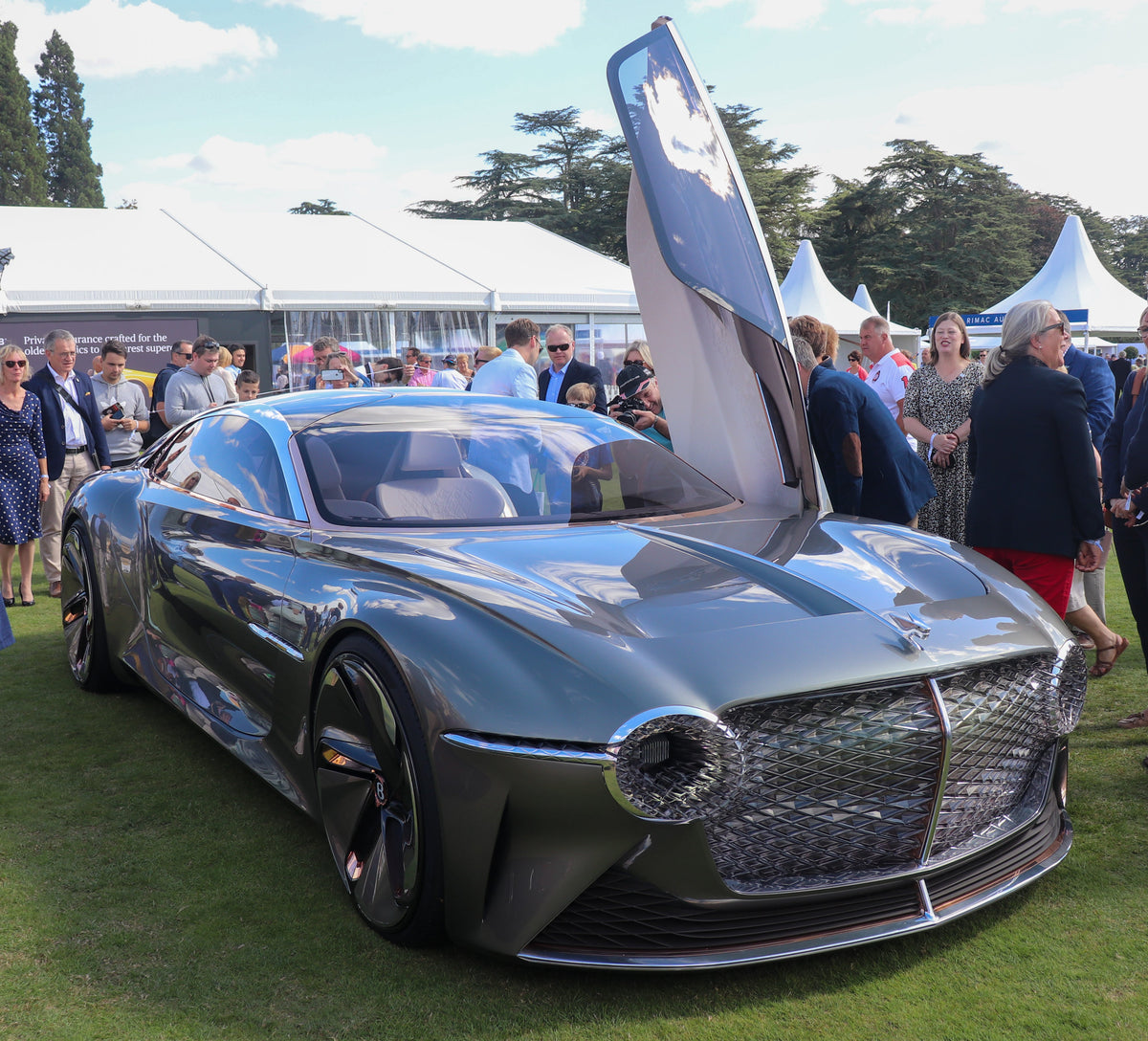Bentley EXP 100 GT concept, used as electric-design context for the Torcal story. Photo: Vauxford, CC BY-SA 4.0.