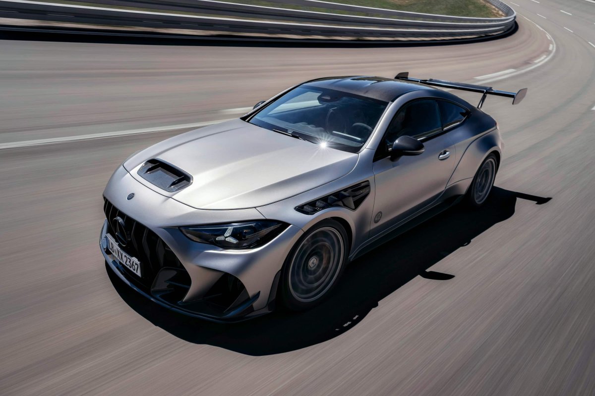 Mercedes-AMG CLE 646 Spezialanfertigung: The V8, Rear-Drive AMG Nobody Expected