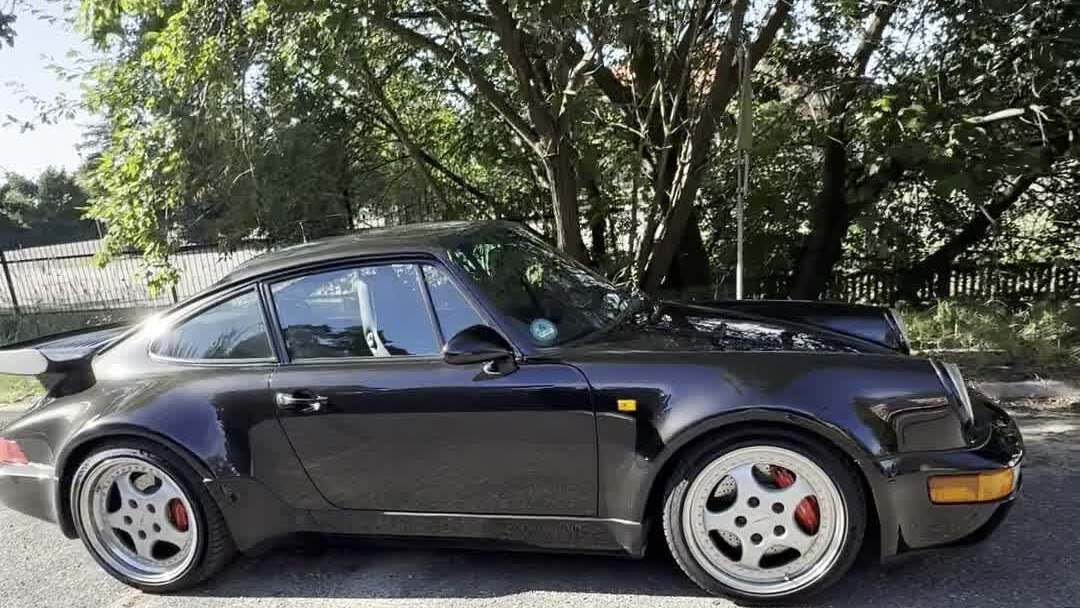 Porsche 911 Turbo 3.6 (964) photographed by Autoniusy